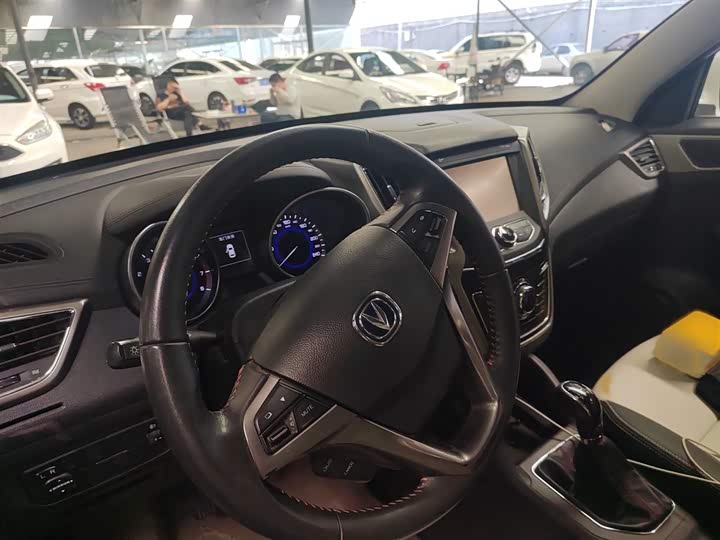 Changan CS35 2017 1.6 L MTLuxury — фото 12