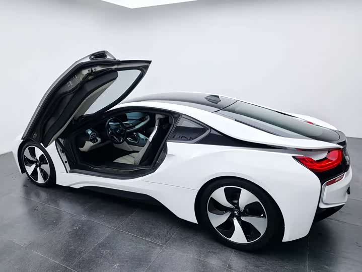 BMW i8 2014 Standard — фото 35