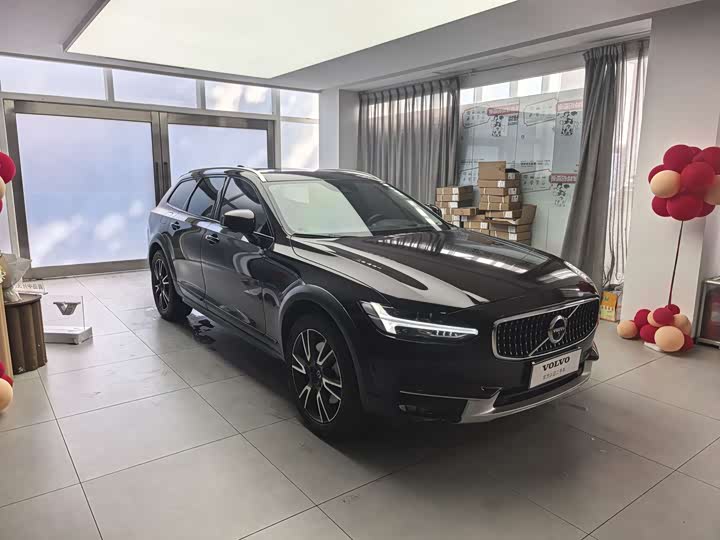 Volvo V90 2019 Cross Country T 5 AWD V — фото 3