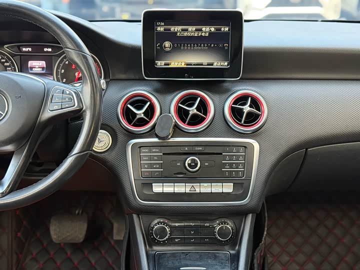 Mercedes-Benz A-Class 2016 A 200 — фото 10