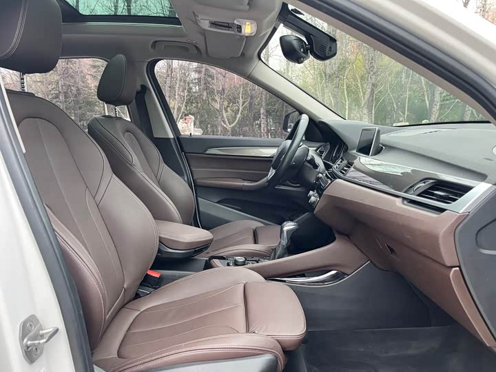 BMW X1 2019 s Drive 18 Li — фото 14