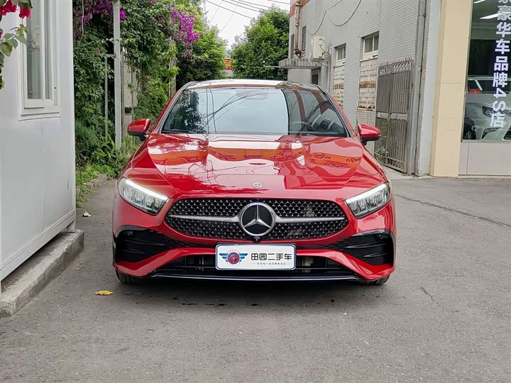 Mercedes-Benz A-Class 2023 A 200 L — фото 2