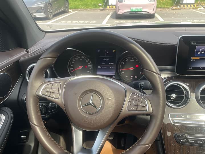 Mercedes-Benz GLC 260 4MATIC люкс — фото 15