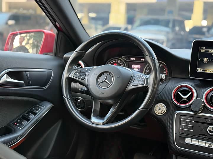 Mercedes-Benz A-Class 2016 A 200 — фото 11