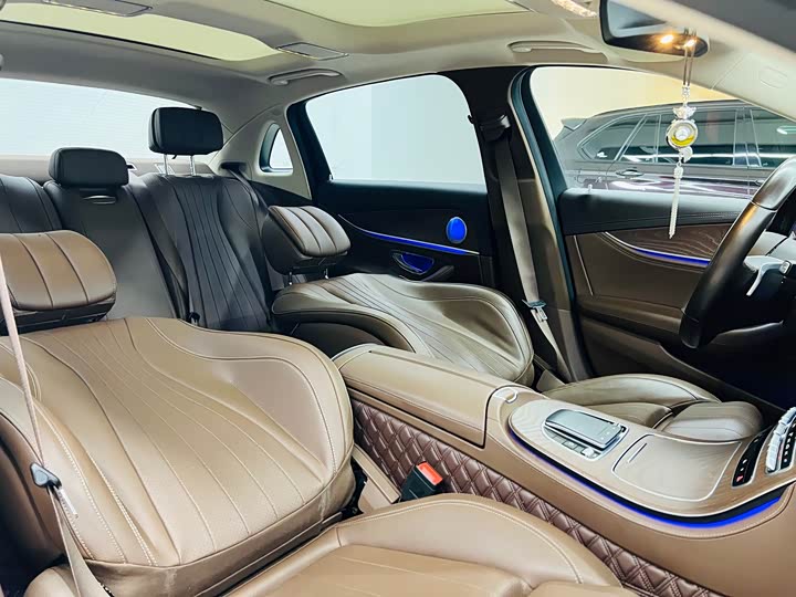 Mercedes-Benz E-Class 2022 E 260 L — фото 13