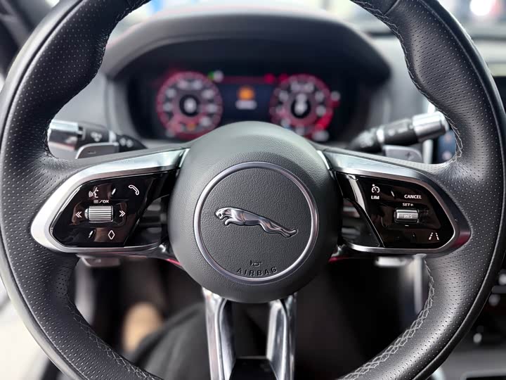 Jaguar XEL 2023 2.0 T 250 PS R-DYNAMIC S — фото 16