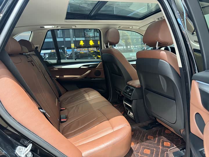 BMW X5 2018 x Drive 35i — фото 16