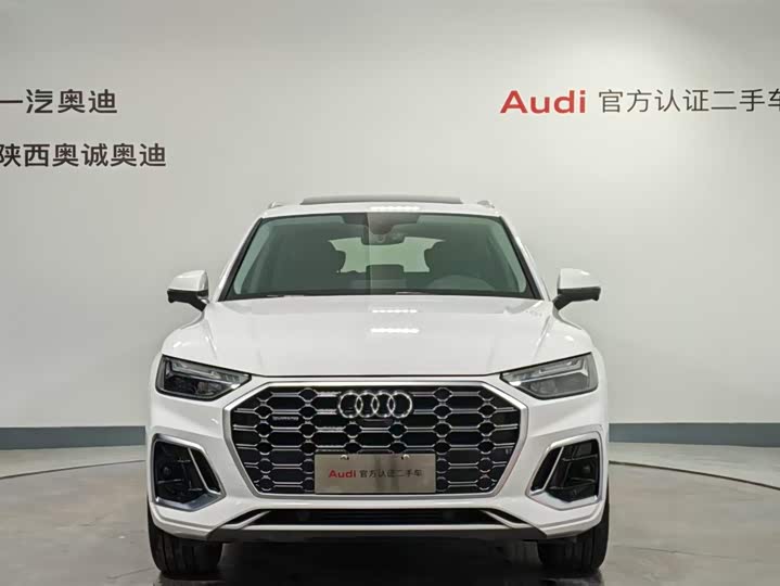 Audi Q5L 2023 40 T — фото 2