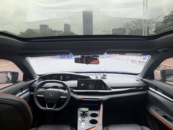Changan UNI-V 2022 1.5 T Premium — фото 13