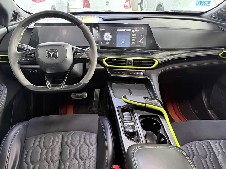Changan UNI-T 2022 1.5 T Flagship — фото 12