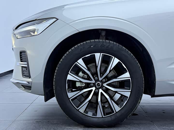 Volvo XC60 2023 B 5 4 WD — фото 21