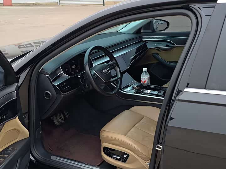 Audi A8 2019 Plus A 8 L 50 TFSI quattro Comfort — фото 4
