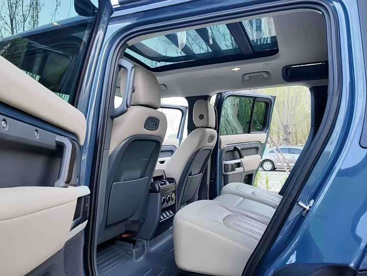 Land Rover Defender — фото 9