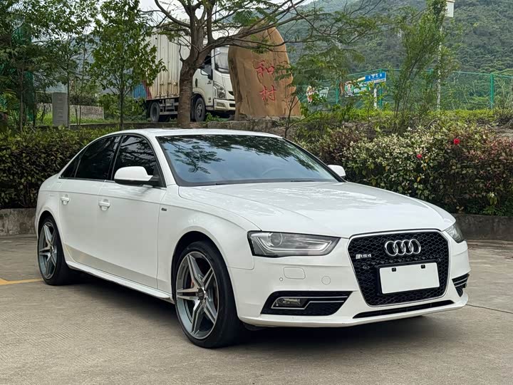 Audi A4L 2015 45 TFSI quattro Sport — фото 3
