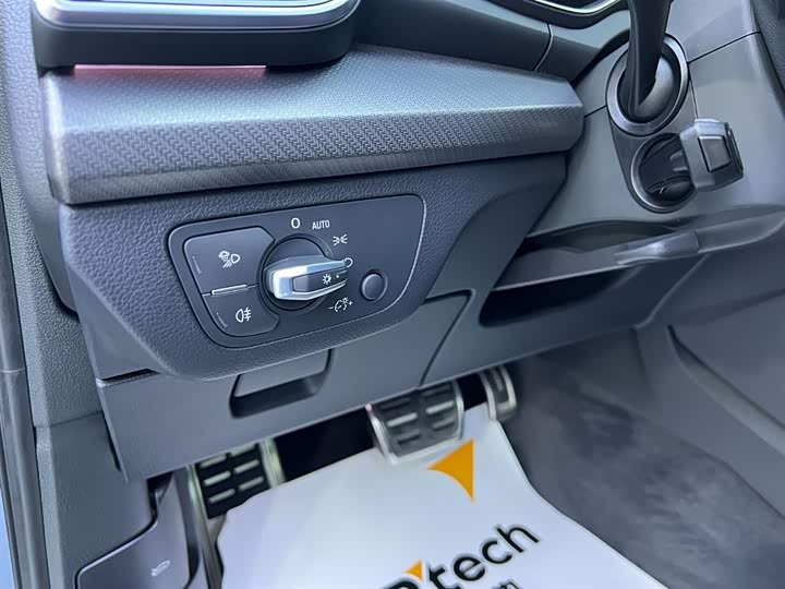 Audi Q5L 2022 40 T RS — фото 20