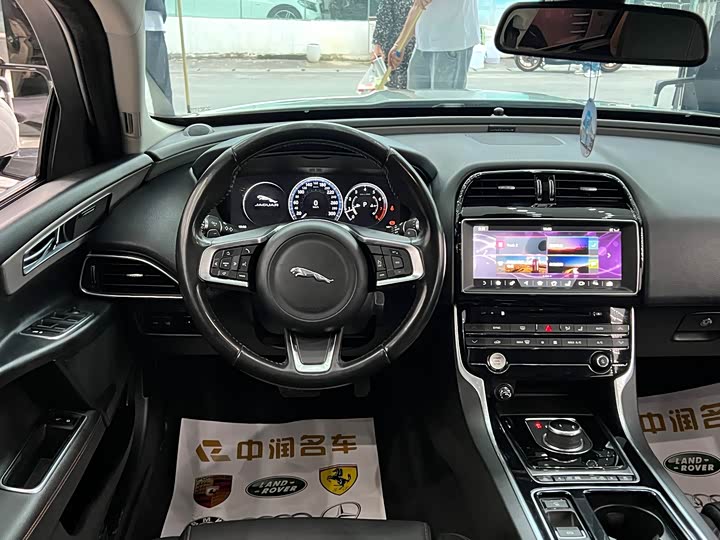 Jaguar XEL 2018 2.0 T 200 PS — фото 7