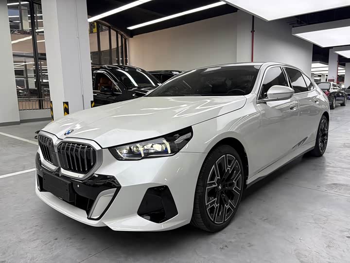 BMW 5-Series 2024 530 Li M