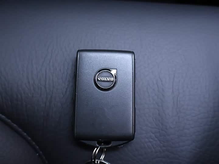 Volvo XC60 2020 T 5 4 WD — фото 25