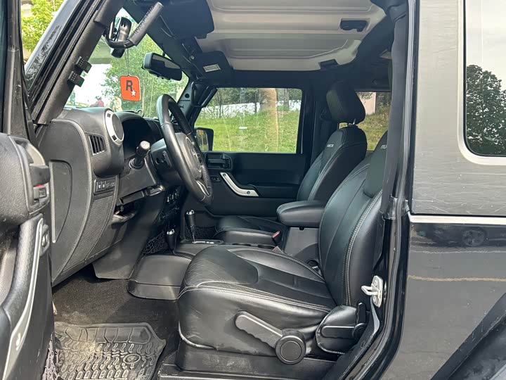 Jeep Wrangler — фото 4