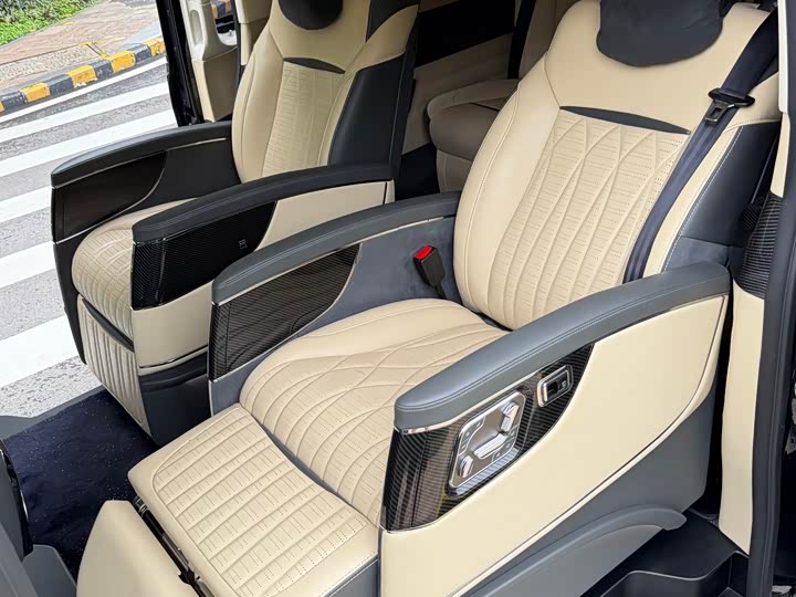 Mercedes-Benz V-Class 2022 V 260 L — фото 15