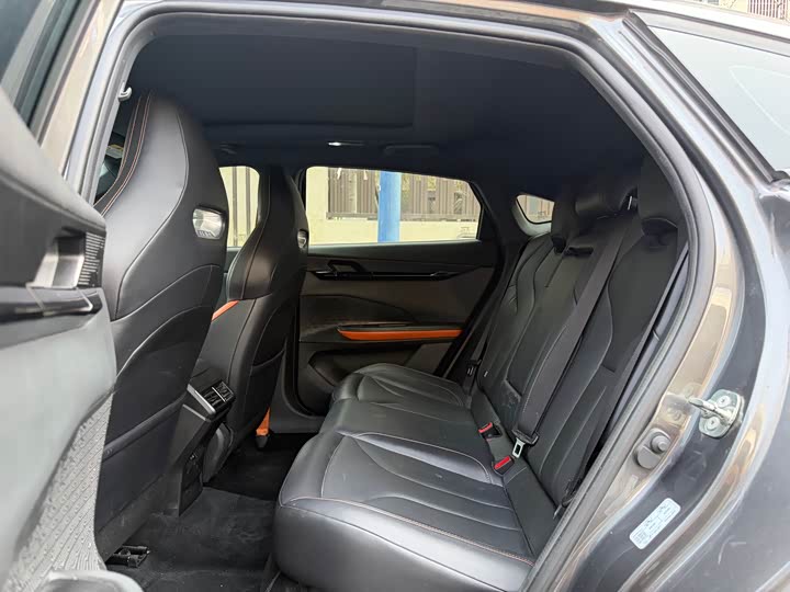 Changan UNI-V 2023 1.5 T Premium — фото 13