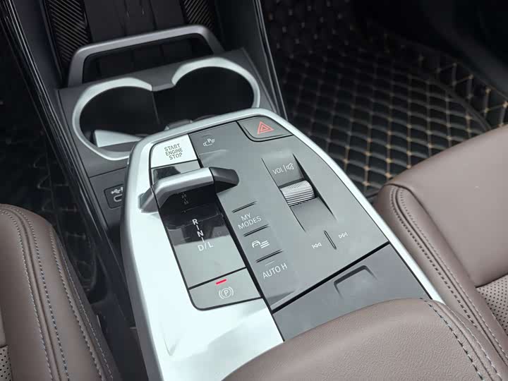 BMW X1 2024 s Drive 25 Li X — фото 13