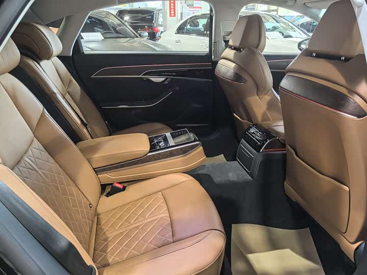 Audi A8 2023 A 8 L 50 TFSI quattro — фото 18