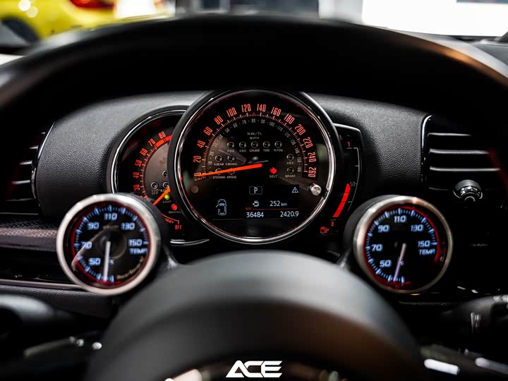 MINI Clubman — фото 3