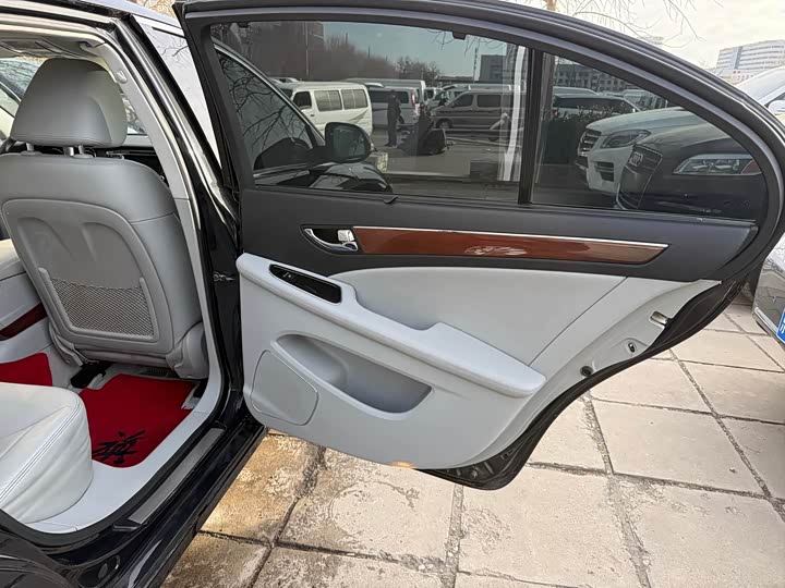 Hongqi H7 2015 2.0 T Luxury — фото 8