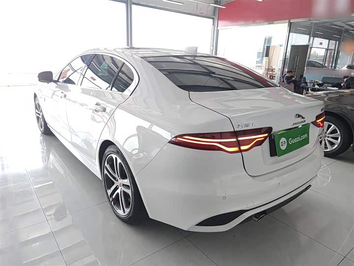 Jaguar XEL 2021 2.0 T 250 PS R-DYNAMIC S — фото 5