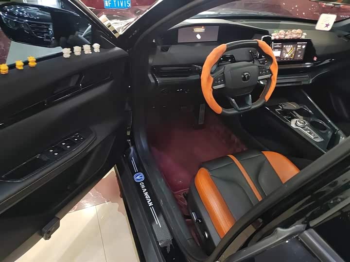 Changan UNI-V 2024 1.5 T Sport — фото 16