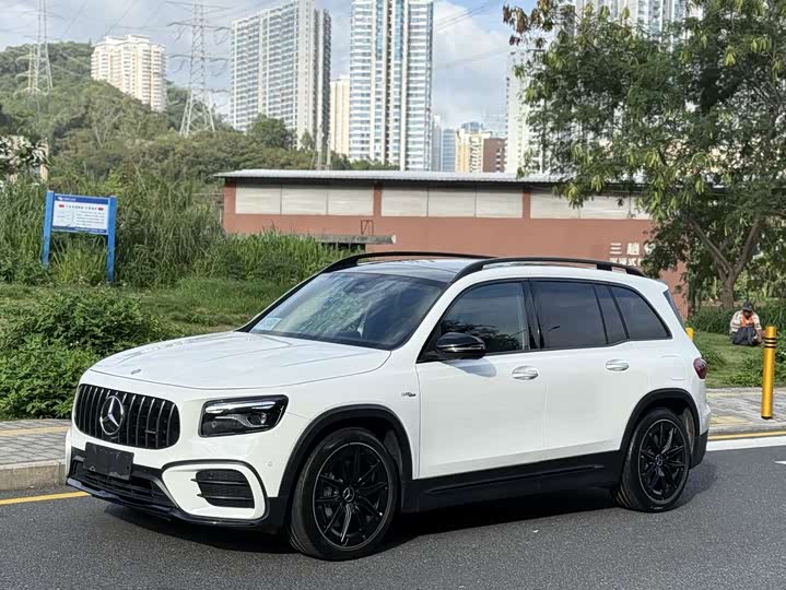 Mercedes-Benz GLB 2024 AMG GLB 35 4 MATIC — фото 1