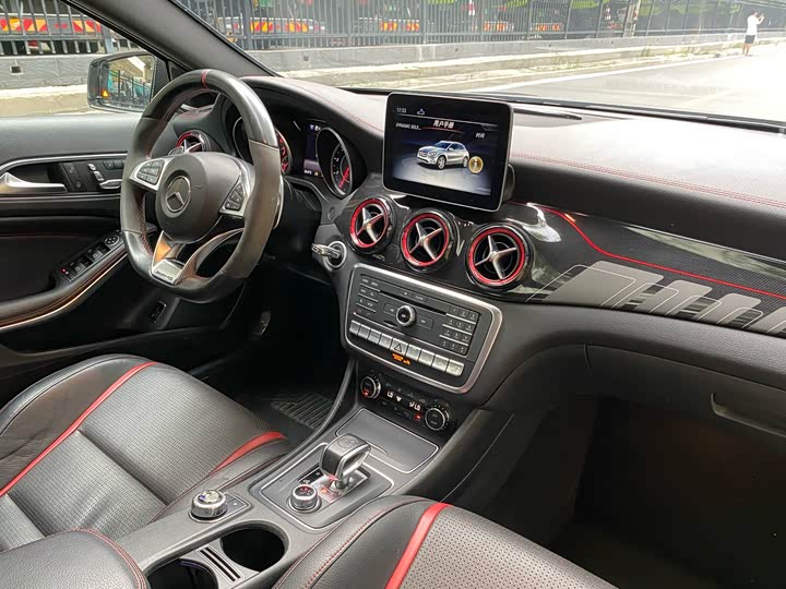 Mercedes-Benz GLA 2017 AMG GLA 45 4 MATIC — фото 21