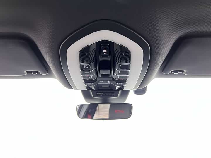 Porsche Macan 2023 Macan GTS 2.9 T — фото 24