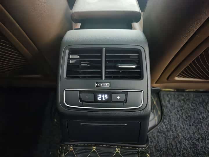 Audi A4L 30 40 TFSI стиль — фото 10