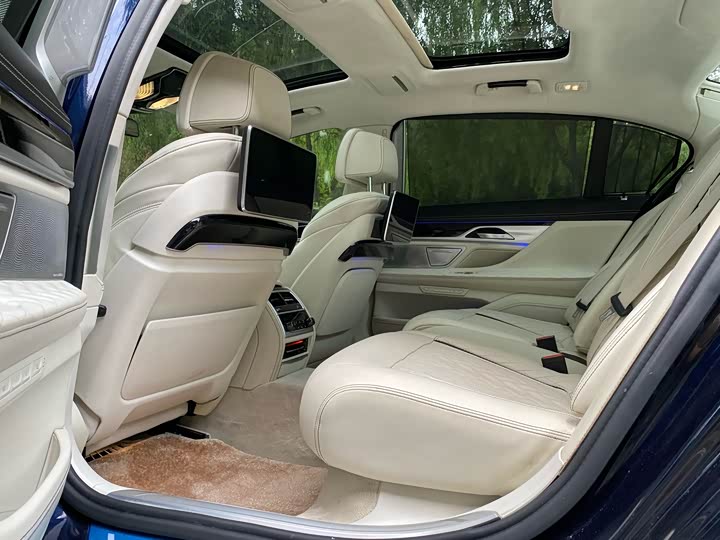 BMW 7-Series 2022 740 Li x Drive — фото 5