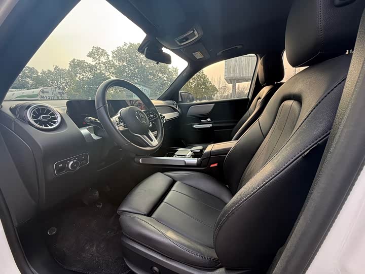 Mercedes-Benz GLB 2023 GLB 200 — фото 4
