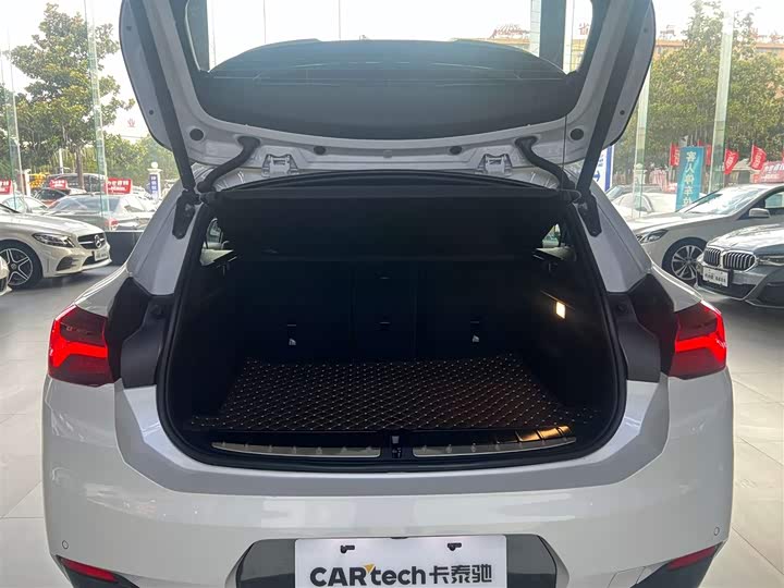BMW X2 2023 x Drive 25i — фото 21