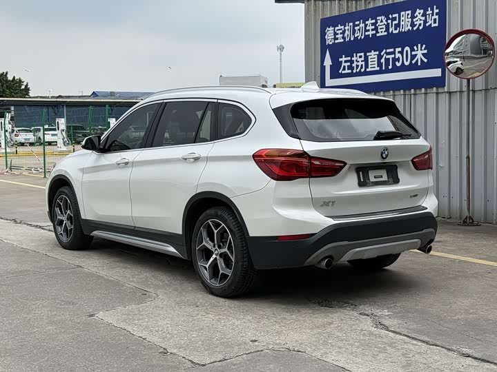 BMW X1 2019 s Drive 18 Li — фото 6