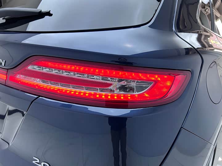 Lincoln MKC 2017 2.0 T 4 WD — фото 23