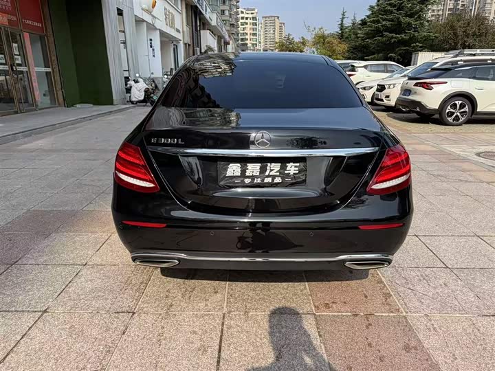 Mercedes-Benz E-Class 2018 E 300 L Luxury — фото 5