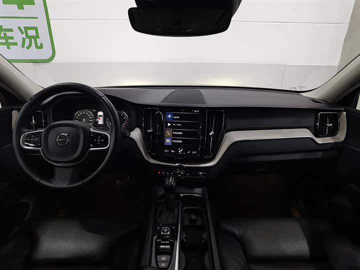 Volvo XC60 2018 T 5 4 WD — фото 5