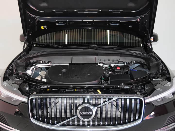 Volvo XC60 2025 B 5 4 WD — фото 7