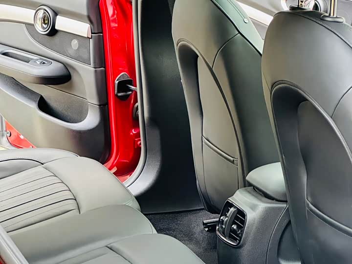 MINI Clubman — фото 18