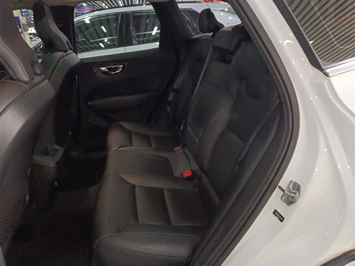 Volvo XC60 2019 T 5 4 WD VI — фото 13
