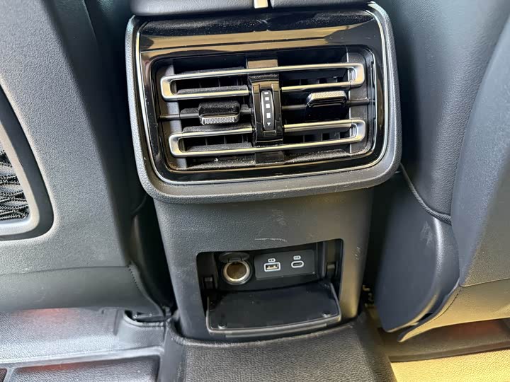 Hongqi HS5 2023 2.0 T Pro — фото 13