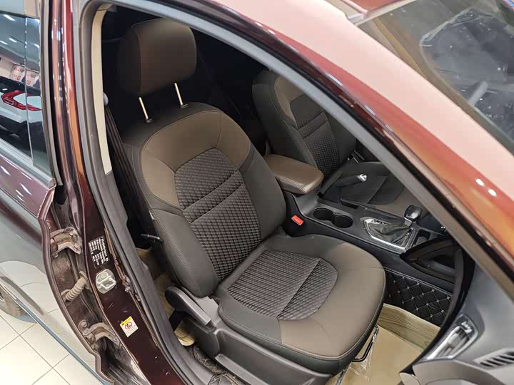 Trumpchi GS4 2015 200 T G-DCT — фото 31