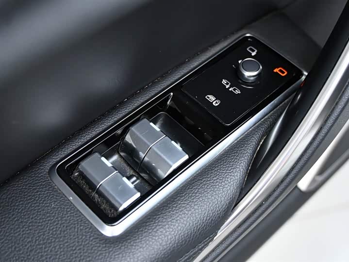 Jaguar XFL 2023 XFL 2.0 T P 200 2 WD — фото 22