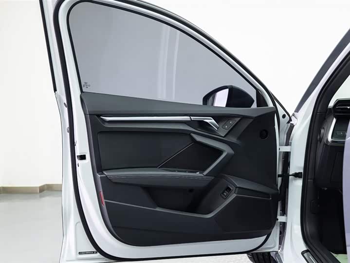 Audi A3 2024 Sportback 35 TFSI Sport — фото 10