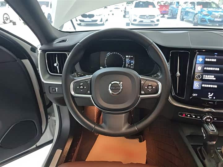 Volvo XC60 2021 T 5 4 WD — фото 11
